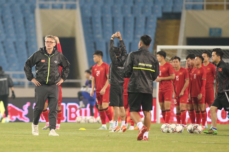 Tuyen Viet Nam mo World Cup va hien thuc phu tu V.League hinh anh