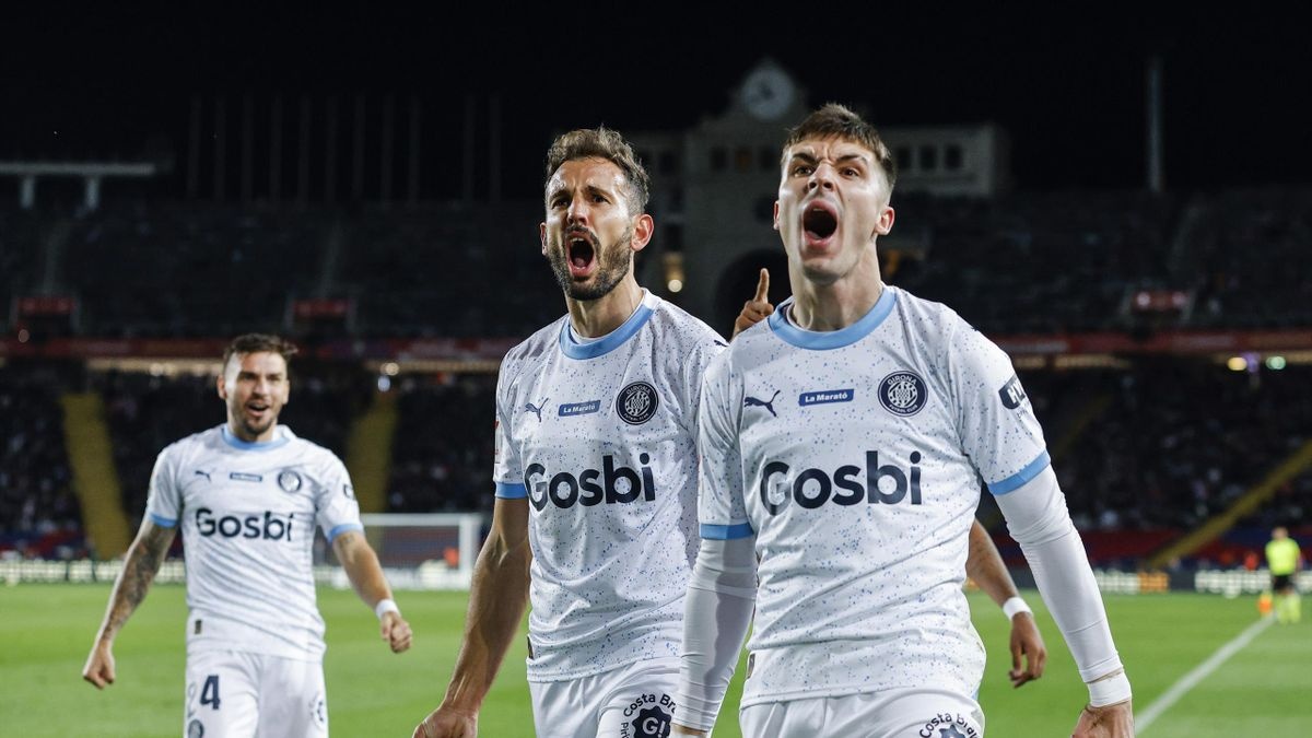 Danh bai Barca, Girona tro lai ngoi dau La Liga hinh anh