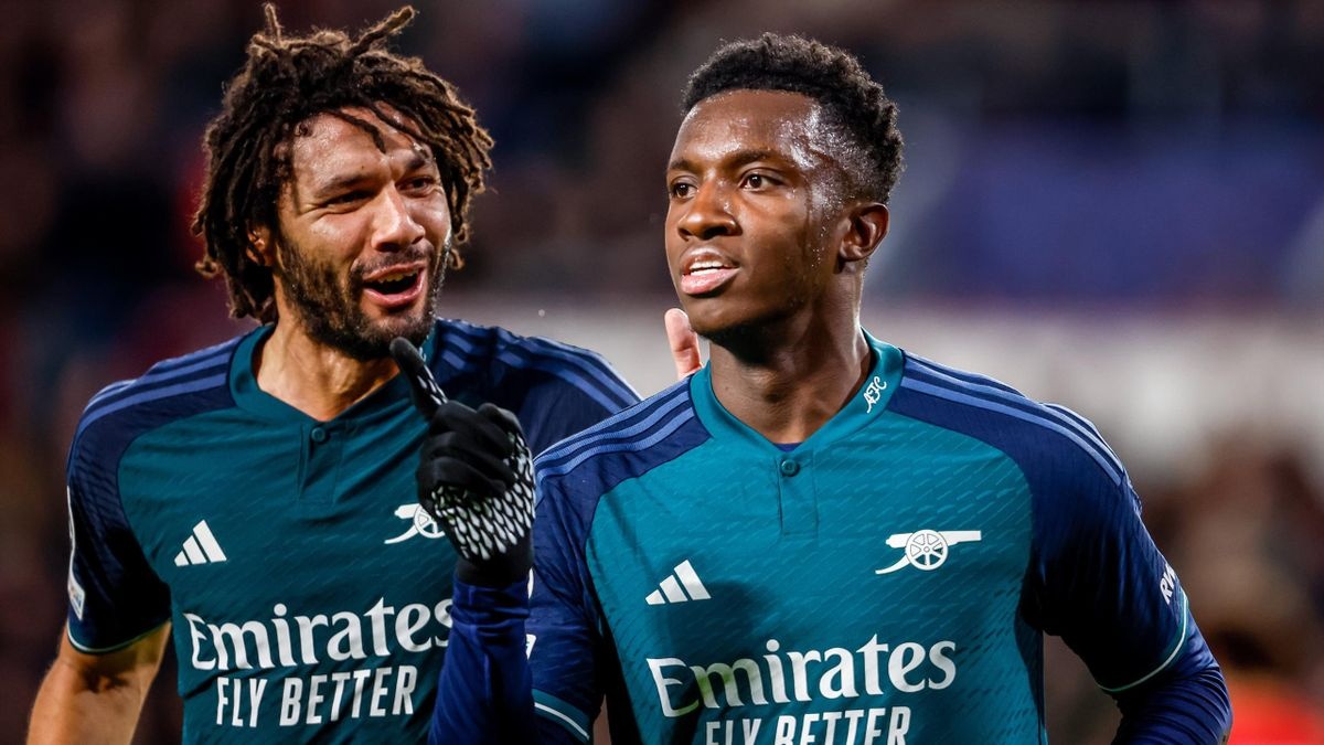 Arsenal kiem 77 trieu euro sau vong bang Champions League hinh anh