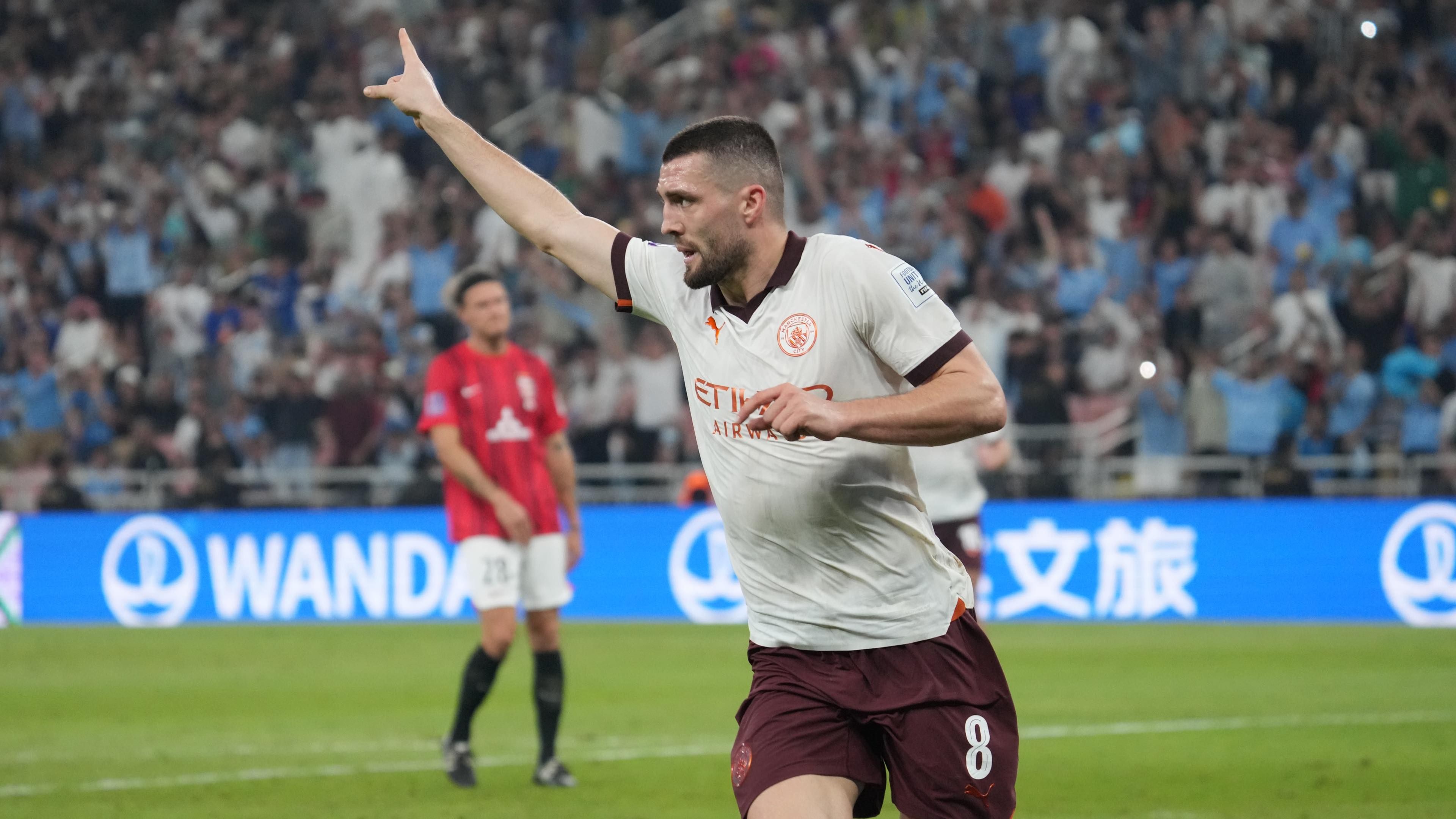 Kovacic pha ky luc cua Ronaldo hinh anh