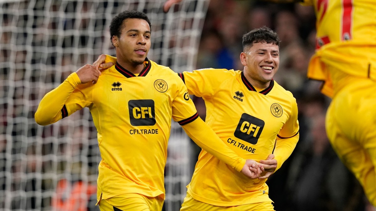 Aston Villa bi doi cuoi bang giai ma hinh anh