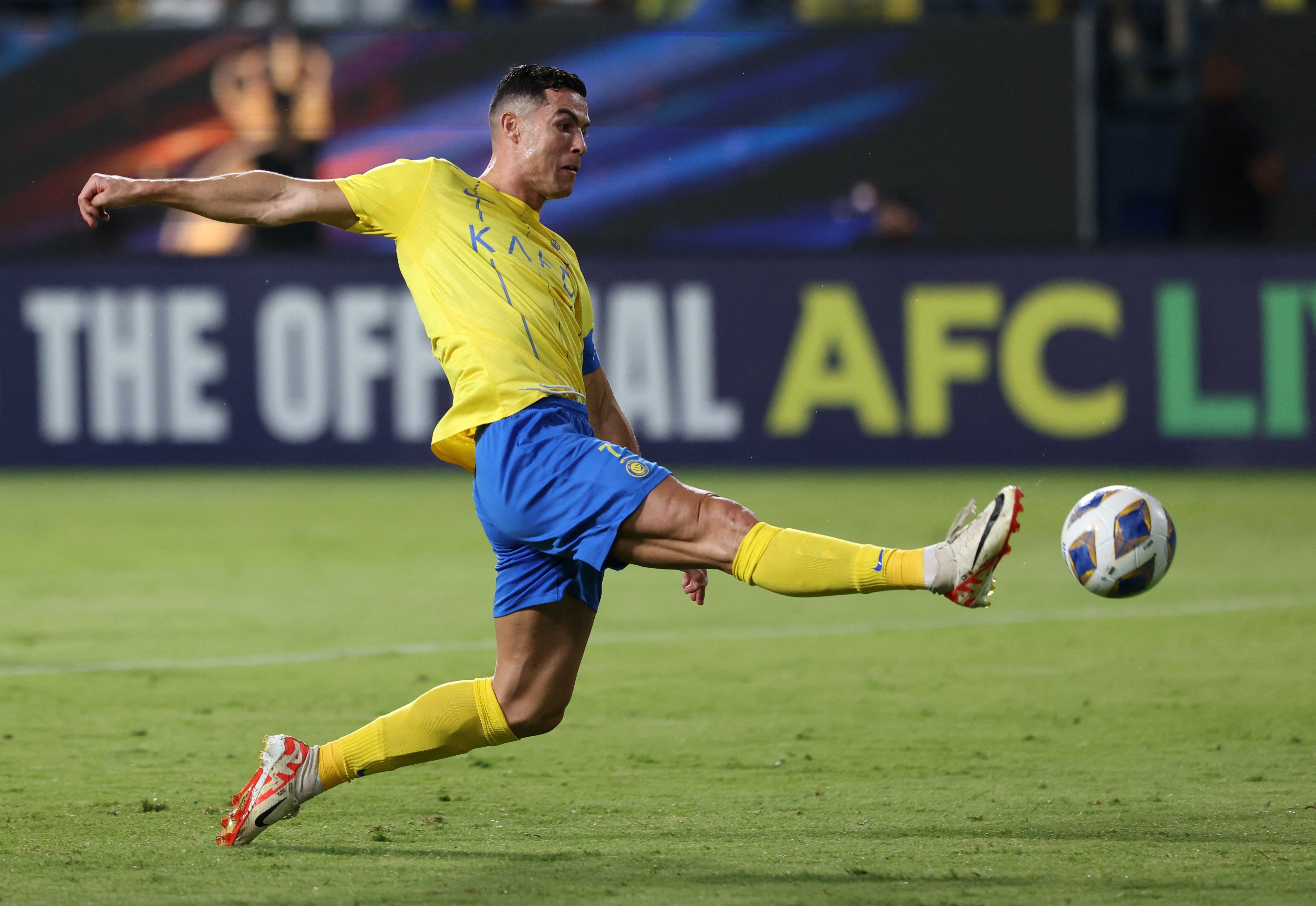 Cristiano Ronaldo anh 1