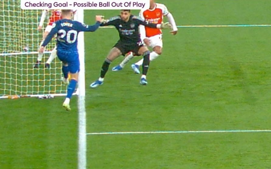 VAR lai gay tranh cai trong tran cua Arsenal hinh anh