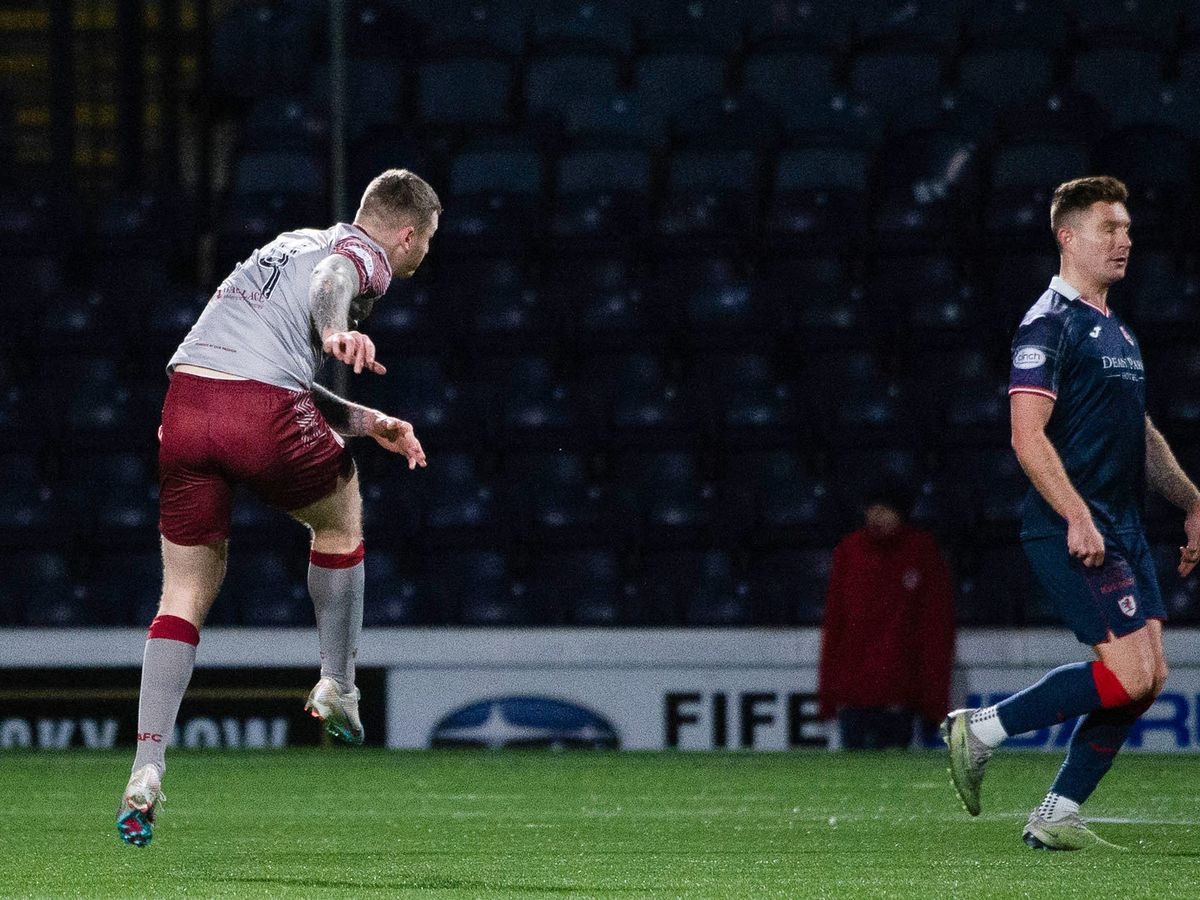 Alasdair Adams anh 1