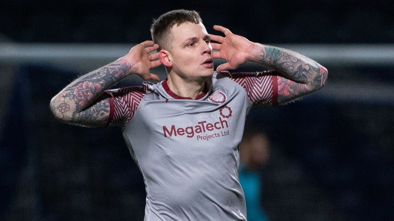 Thu mon vao san tu ghe du bi, sut xa ghi ban hinh anh