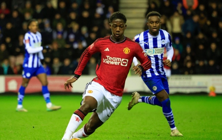 Thong ke an tuong cua tai nang tre MU truoc Wigan hinh anh