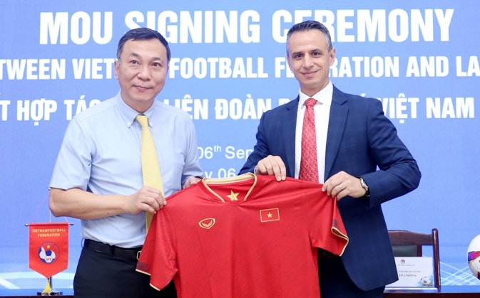 VFF hop tac La Liga, mo khoa dao tao HLV Viet Nam hinh anh