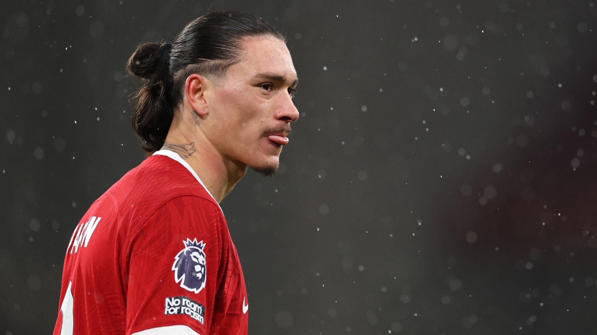 Tien dao 100 trieu euro cuu Van Dijk khoi be mat truoc Fulham hinh anh