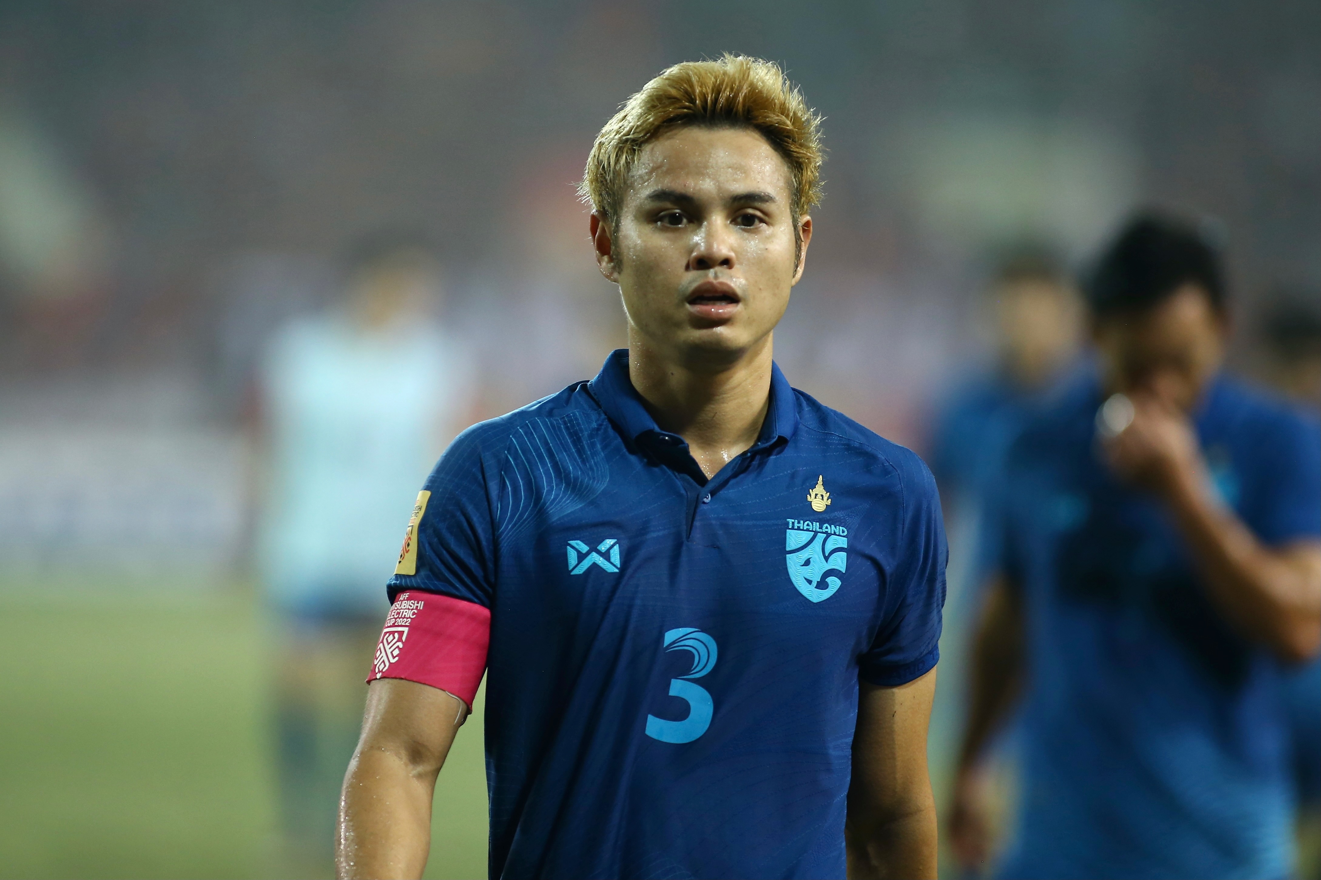 Theerathon sap gia nhap 'CLB 100' nhu Kiatisuk hinh anh