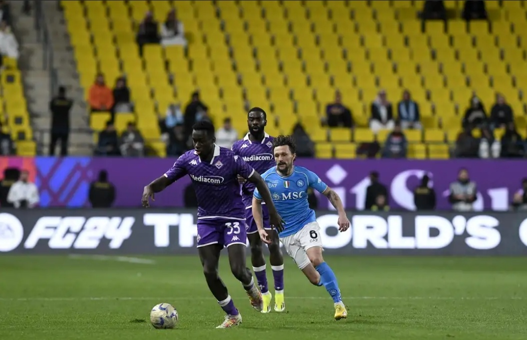 Khan dai vang tanh, ban to chuc Sieu cup Italy ngam trai dang hinh anh