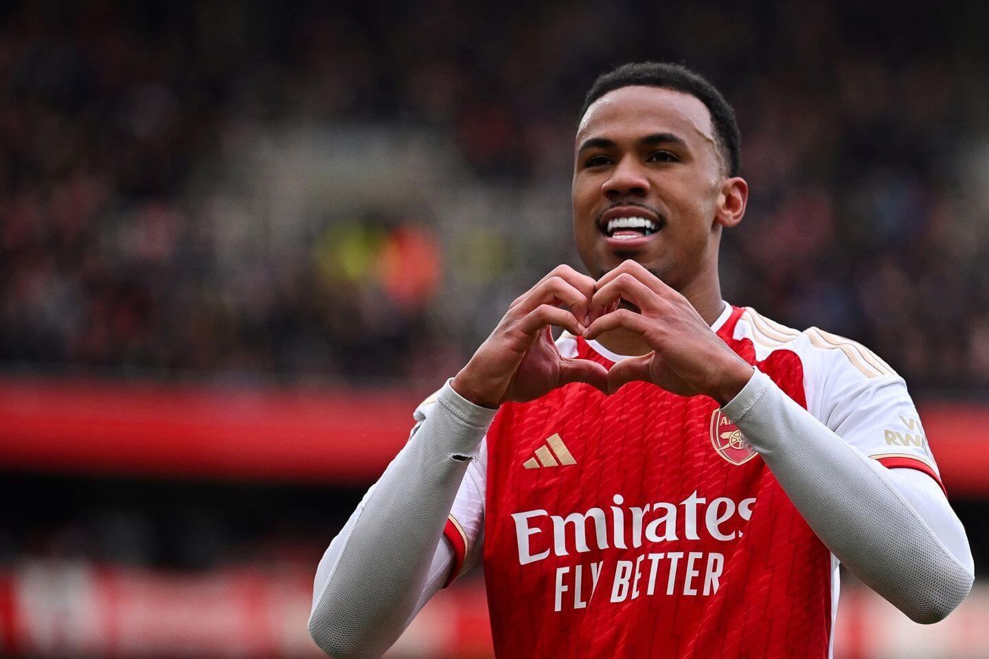 Arsenal dai thang nho bai da phat goc hinh anh