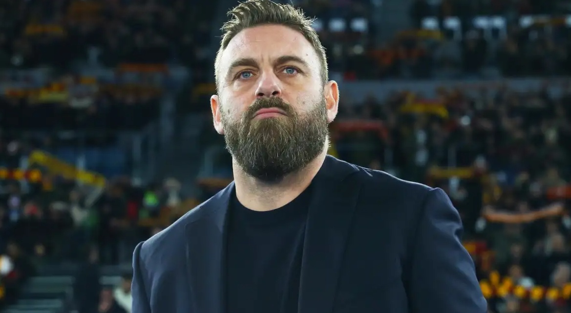 Vua thang tran dau, tan HLV AS Roma 'da xoay' Mourinho hinh anh