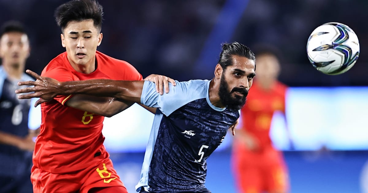 Hai nen bong da 2,8 ty dan trang tay o Asian Cup hinh anh