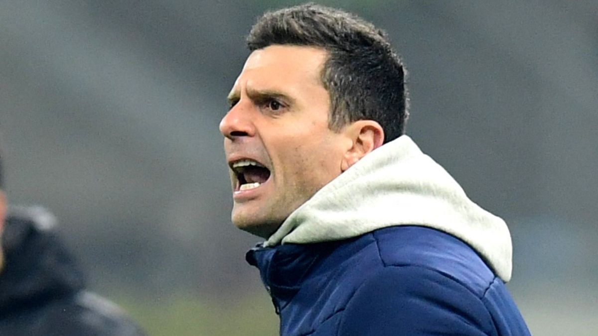 HLV Motta len tieng truoc kha nang thay Xavi o Barca hinh anh