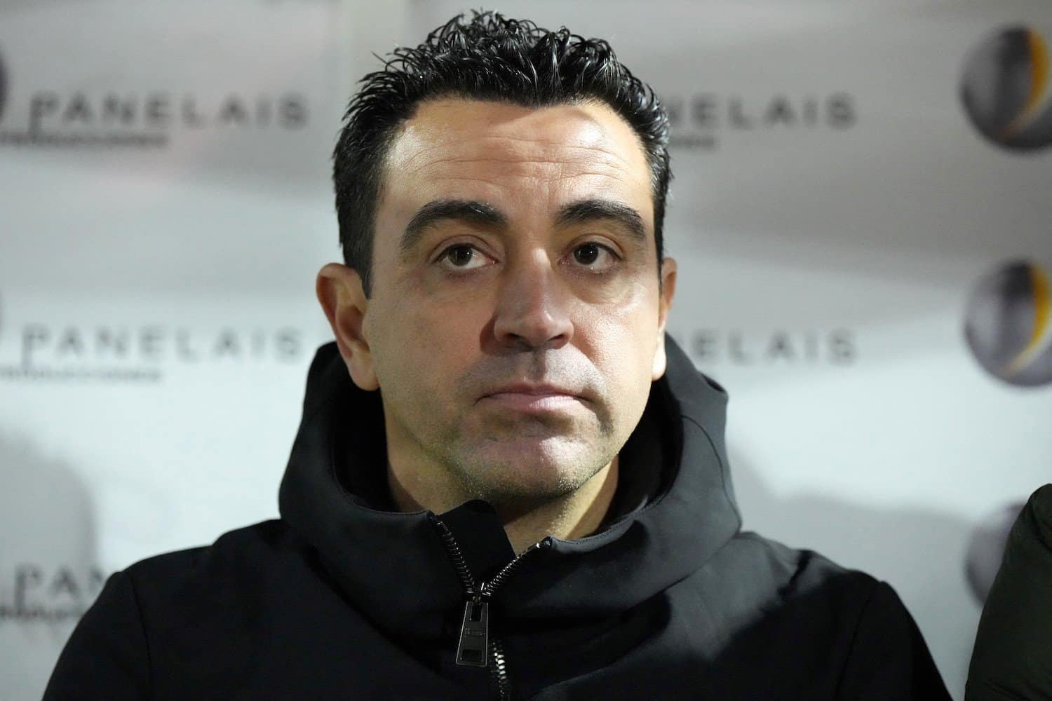 Sao Barca bat khoc khi nhan tin Xavi roi di hinh anh