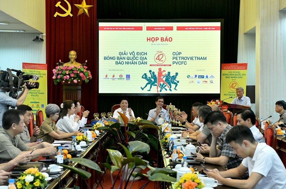 200 tay vot du Giai vo dich Bong ban quoc gia Bao Nhan dan hinh anh