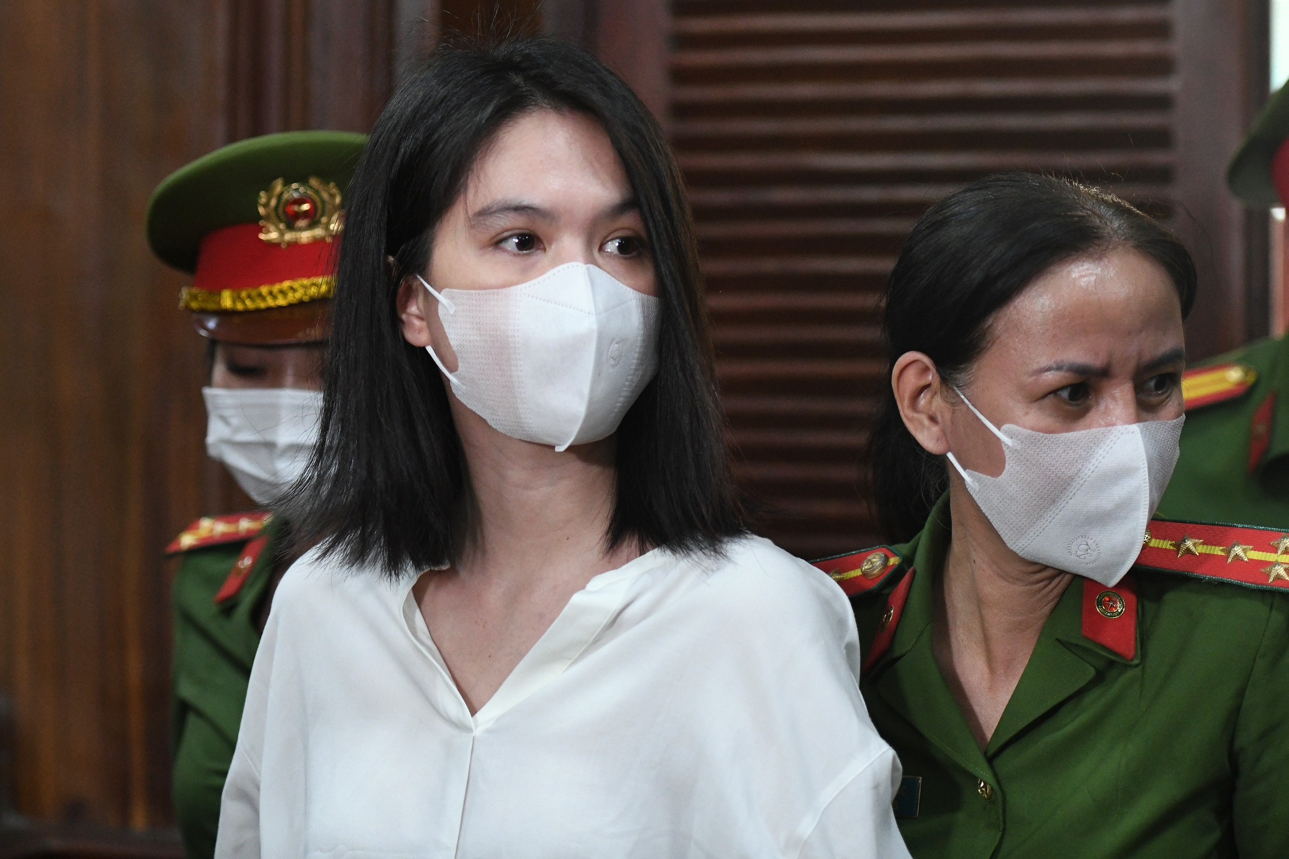 Nguoi mau Ngoc Trinh hau toa sau hon 3 thang tam giam hinh anh