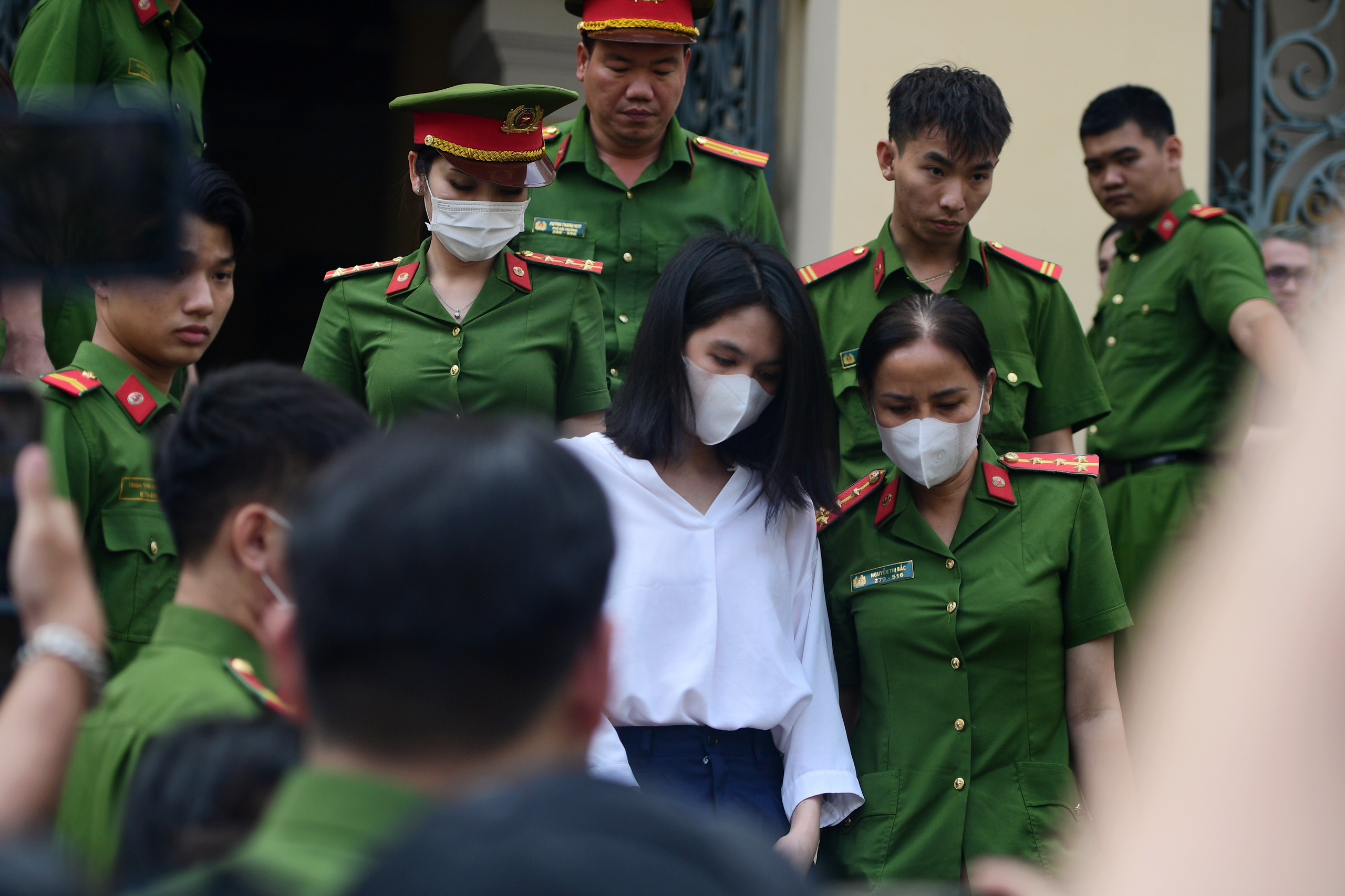 Ngoc Trinh duoc tra tu do ngay sau phien xet xu hinh anh