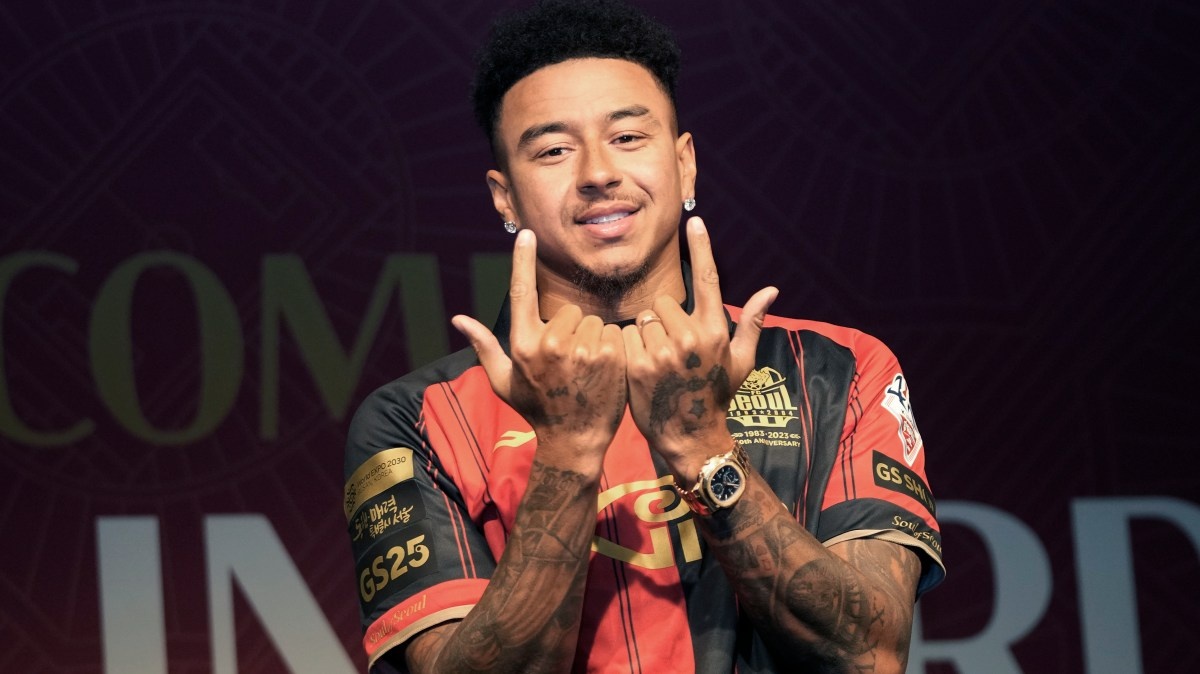 Lo muc luong cua Lingard tai Han Quoc hinh anh