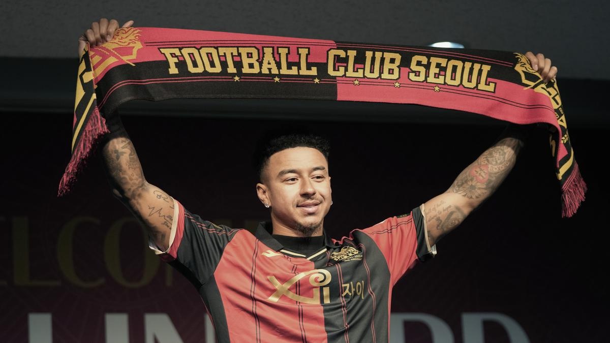 Lingard sang Han Quoc la bai hoc dat gia cho MU hinh anh