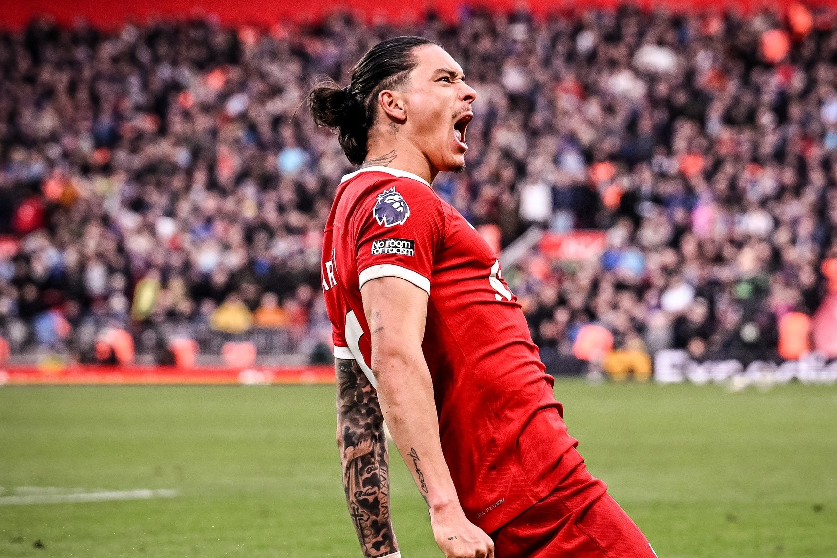 Dieu khac la cua tien dao 100 trieu euro hinh anh