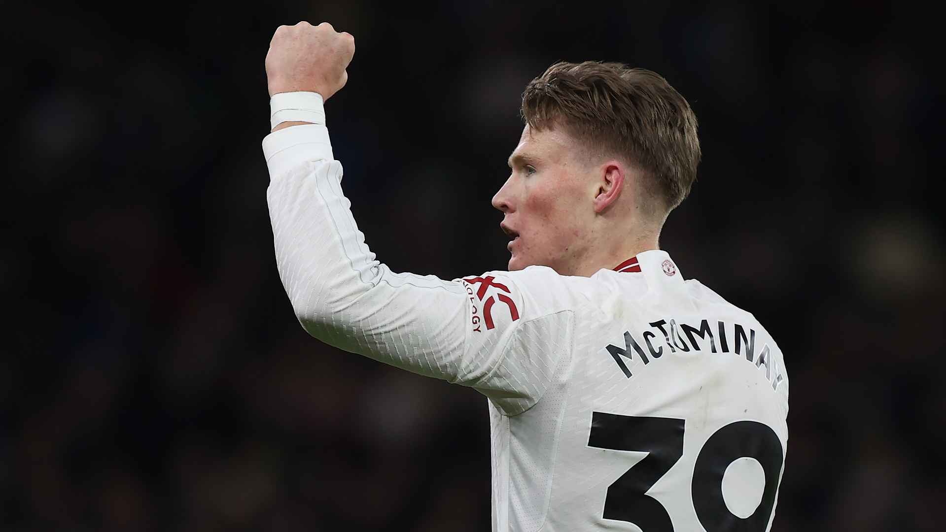 McTominay va dieu la lung chua tung co o Man Utd hinh anh