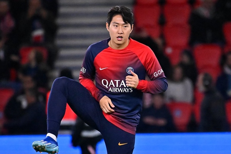 Lee Kang-in choi the nao trong tam bao chi trich hinh anh