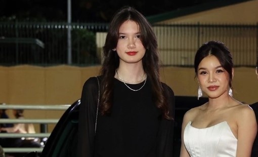 Em gai cao 1,8 m cua Dang Van Lam gay chu y hinh anh