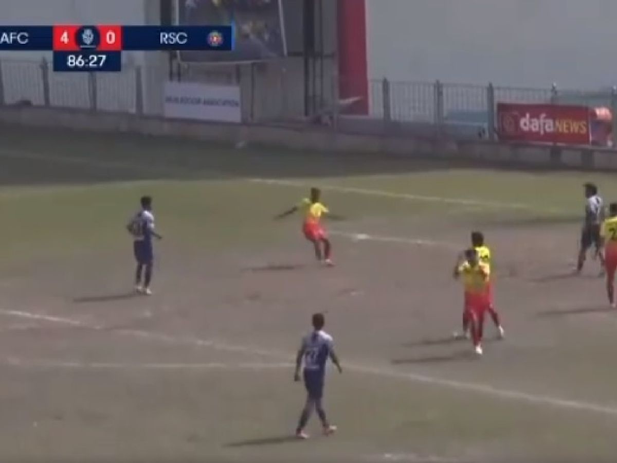 Vu ban do gay chan dong bong da chau A hinh anh