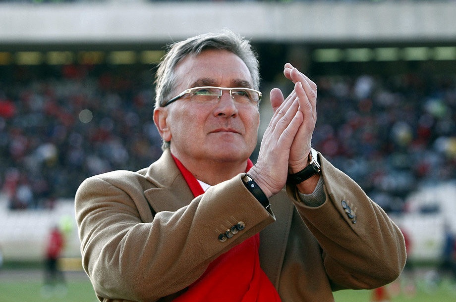 Trung Quoc sa thai HLV, gay tranh cai vi nguoi moi hinh anh