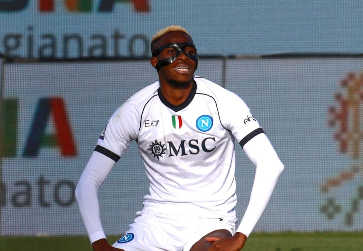 Osimhen bo lo kho tin hinh anh