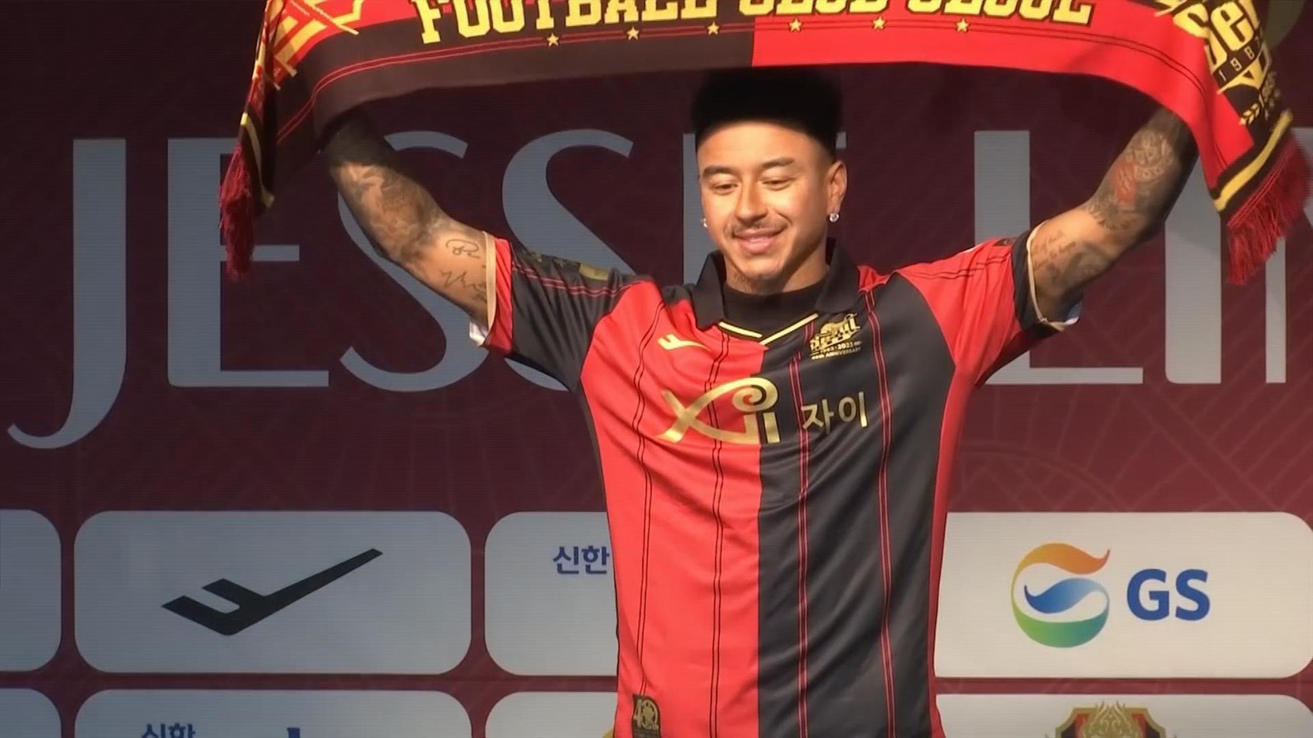 Lingard tao con sot bong da o Han Quoc hinh anh