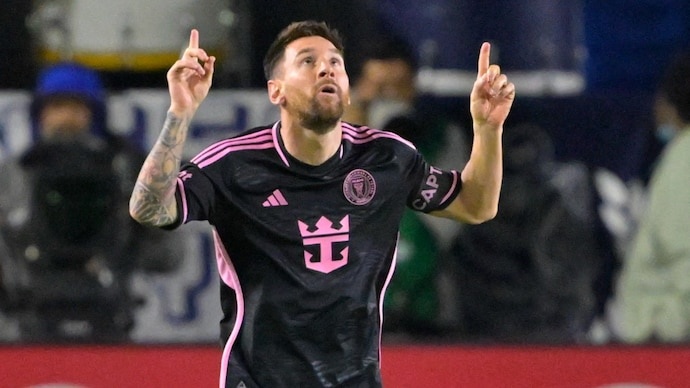 Messi gap ac mong ve the luc hinh anh