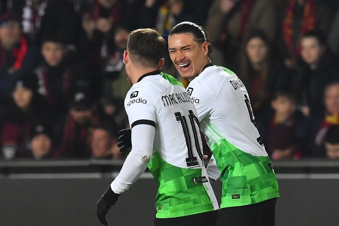 Con ai nghi ngo Nunez hinh anh