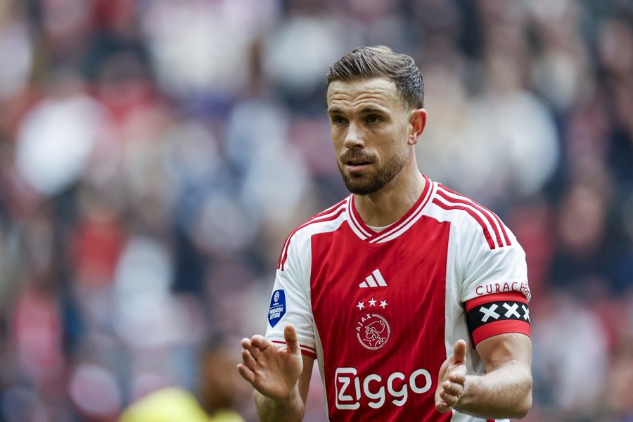 Henderson dao nguoc quyet dinh hinh anh