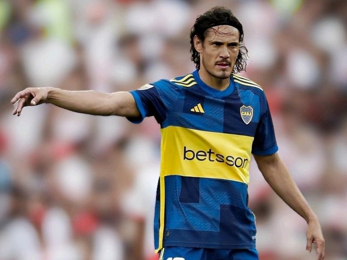 Con ai nghi ngo Cavani hinh anh