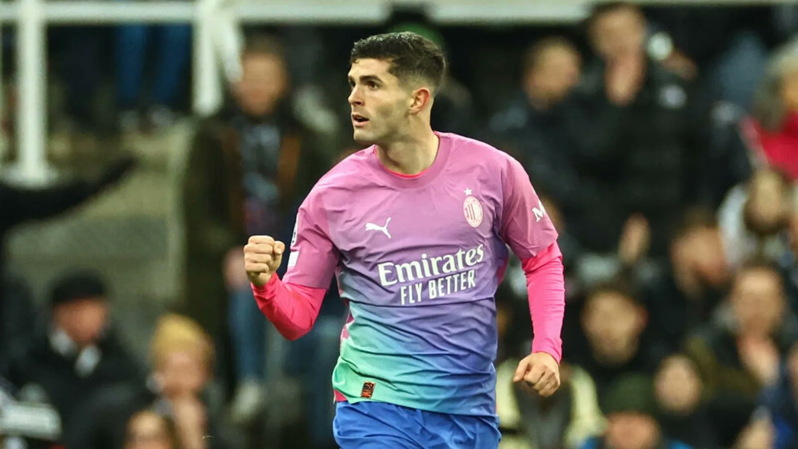 Phong do dang kinh ngac cua Pulisic hinh anh