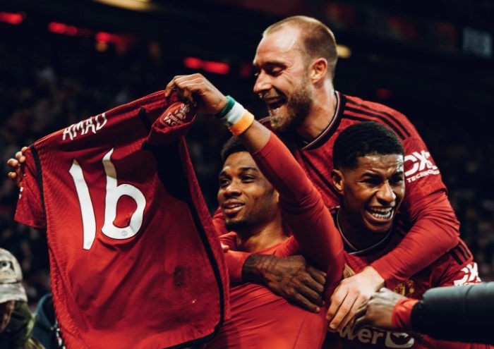 CDV bat khoc trong ngay MU ha Liverpool hinh anh