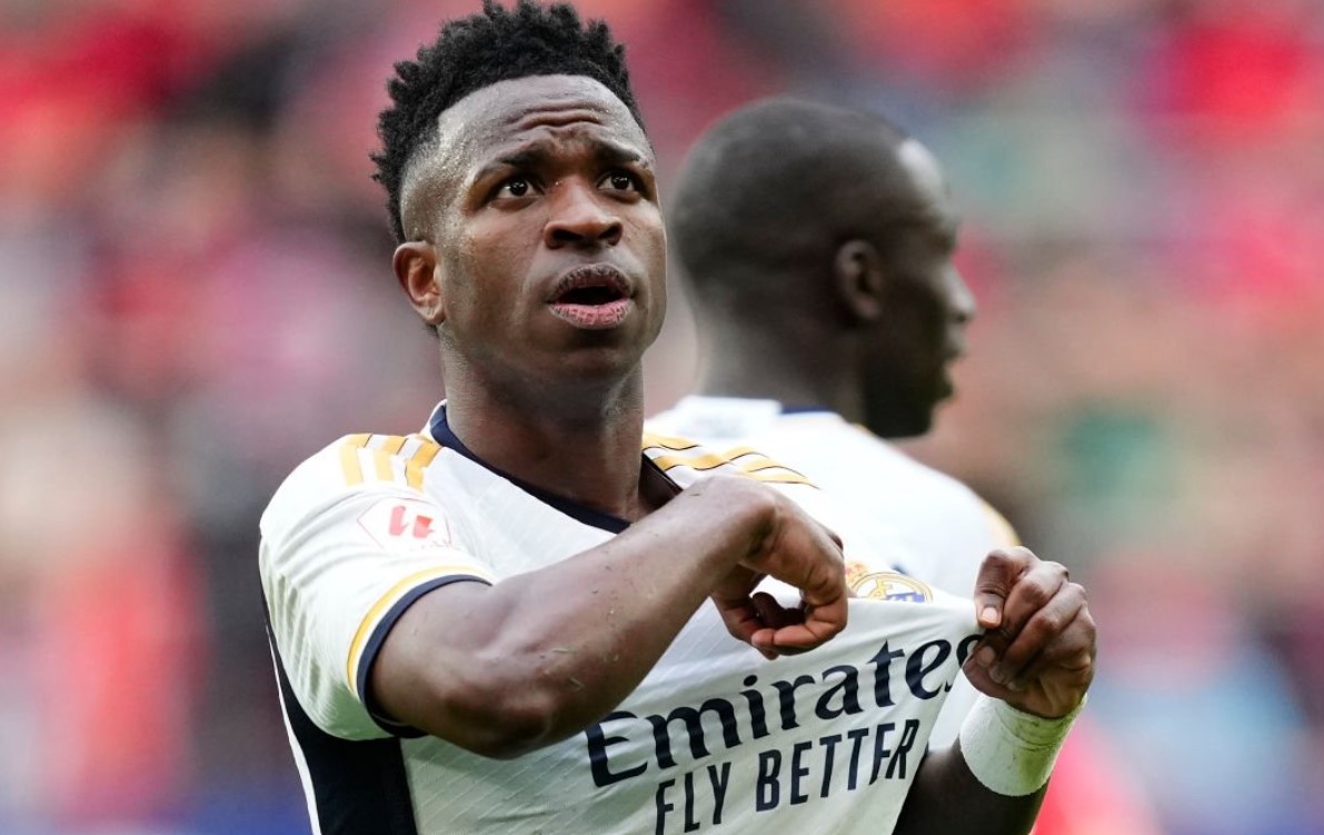 Vinicius noi gian voi Real Madrid hinh anh