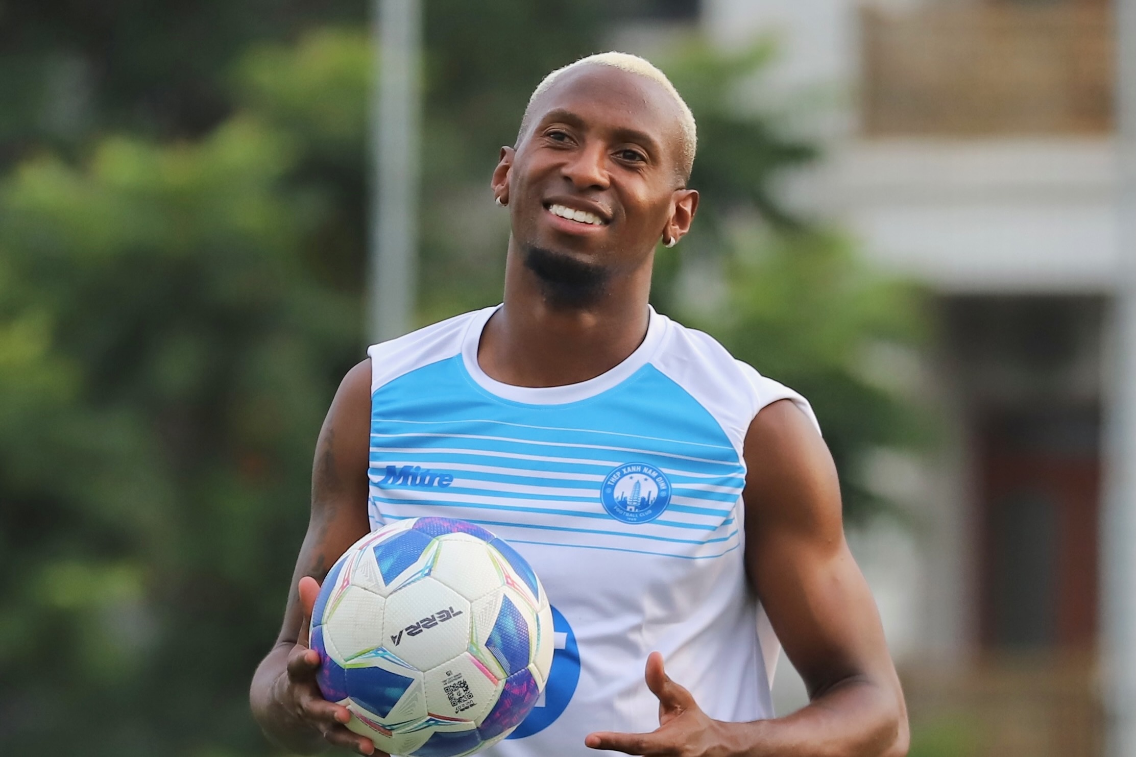 Nam Dinh cong bo ngoai binh tung thi dau tai Nhat Ban hinh anh