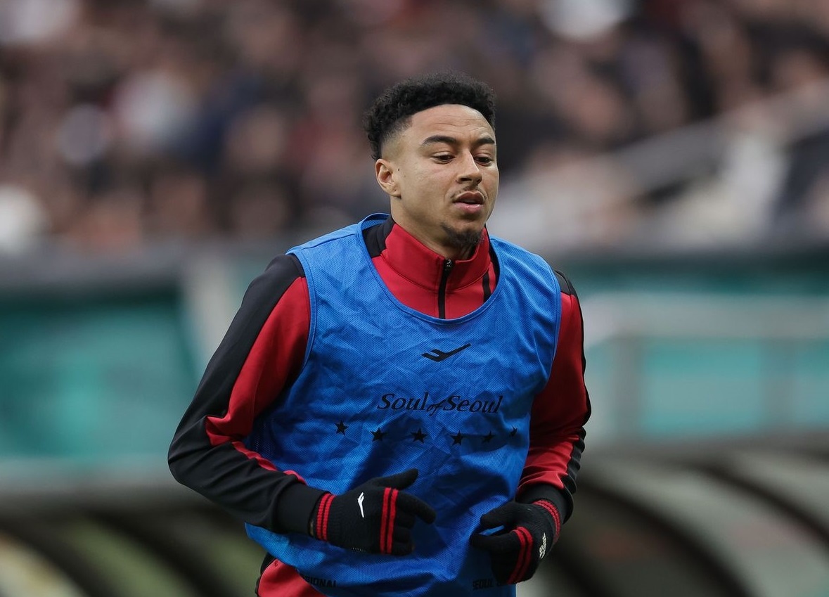 HLV Han Quoc tuc gian voi Lingard hinh anh