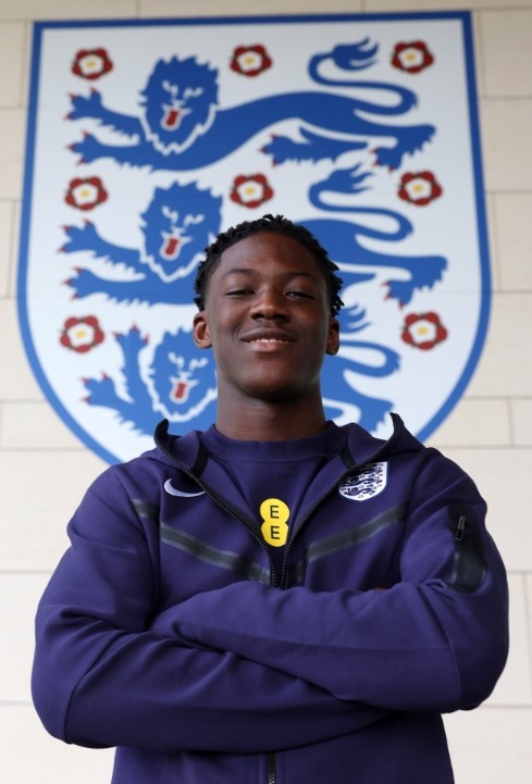 Mainoo len tuyen anh 1