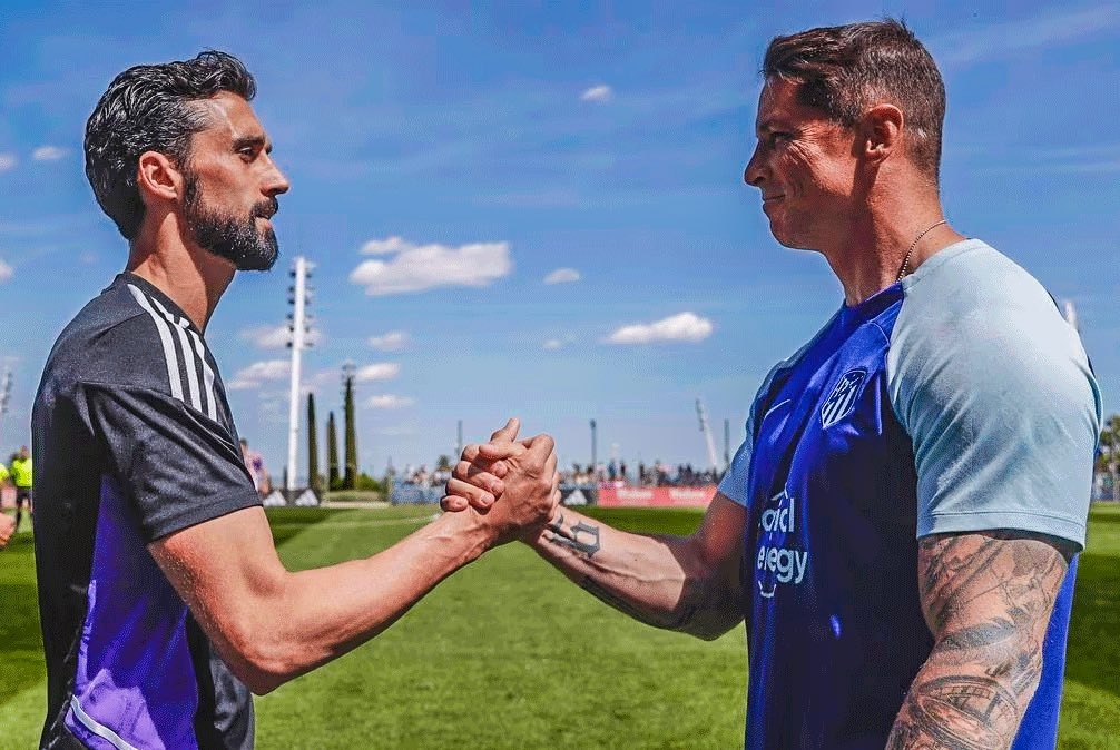 Buc anh gay sot cua Torres hinh anh