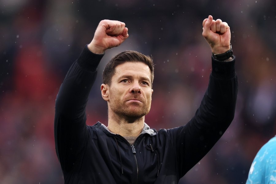 Phan ung cua sep Bayern truoc kha nang chieu mo Xabi Alonso hinh anh