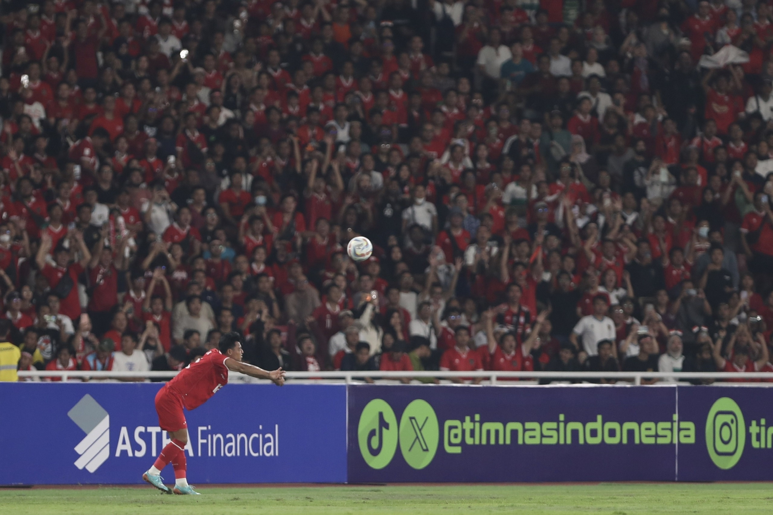 Viet Nam thua Indonesia anh 1