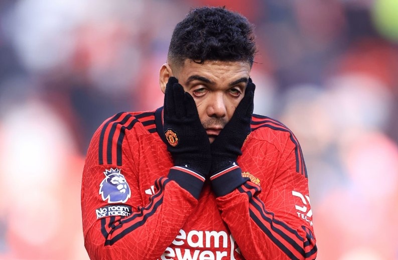 Casemiro bi soc hinh anh