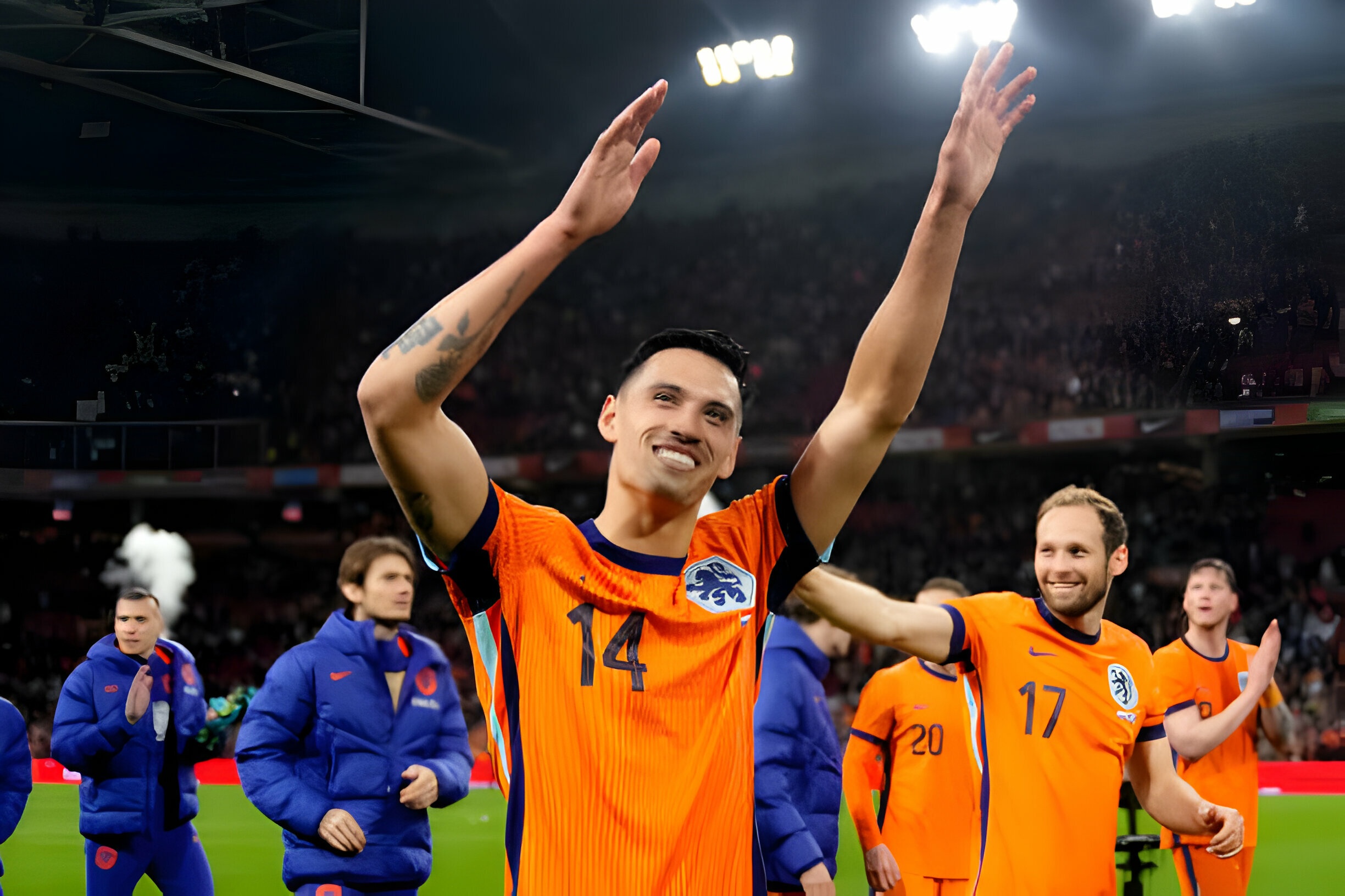 Ngoi sao goc Indonesia toa sang trong mau ao tuyen Ha Lan hinh anh