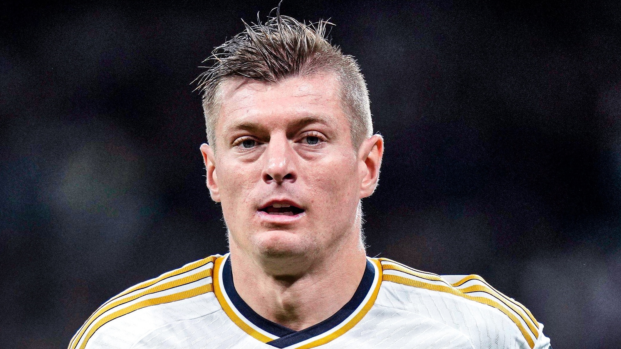 Kroos lam gi sau giai nghe? hinh anh