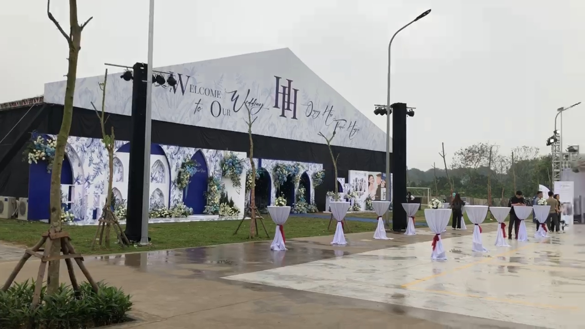 Khong gian rap cuoi tiep 1.200 khach cua Quang Hai hinh anh