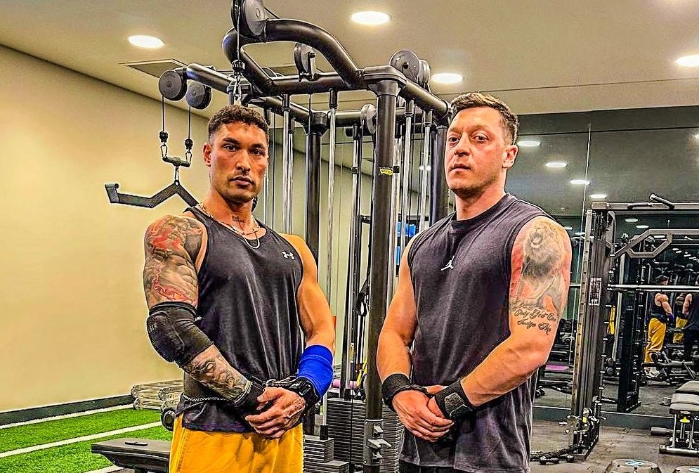 Co bap kho tin cua Ozil hinh anh